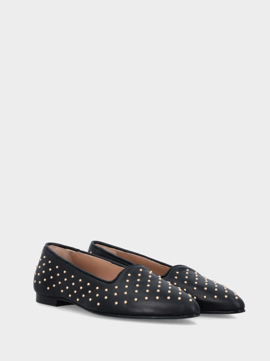 Pantofolina in nappa nera con borchiette dorate