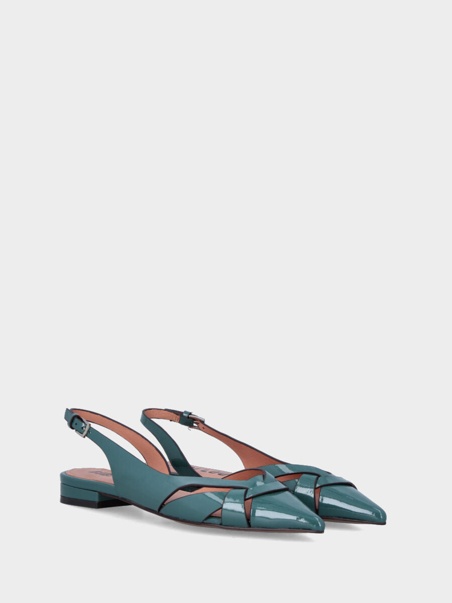 Slingback in vernice ottanio con listini incrociati e punta sfilata