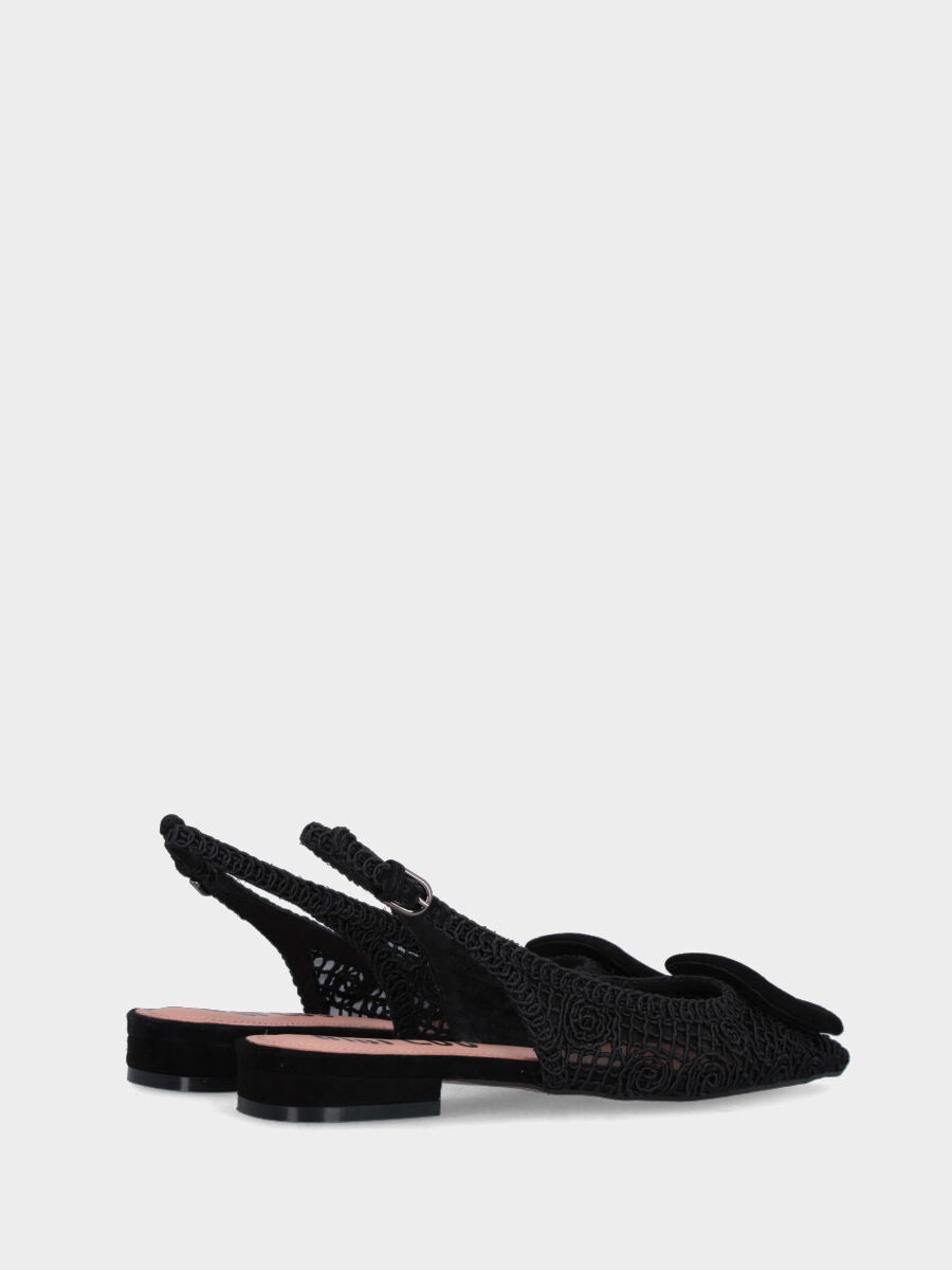 Slingback in cotone nero con accessorio e tomaia in rete ricamata