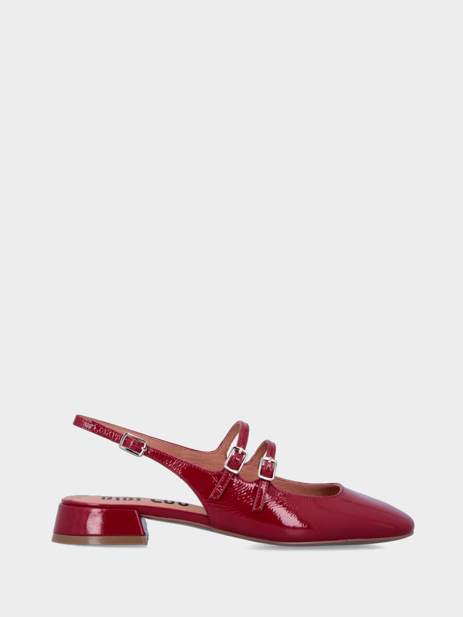 Slingback in vernice rossa con cinturini e punta stondata