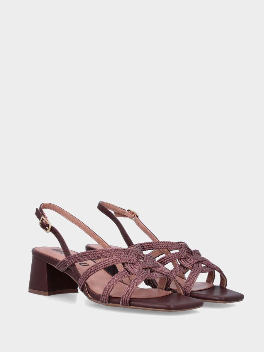 Sandalo in rafia marrone con fascette intrecciate