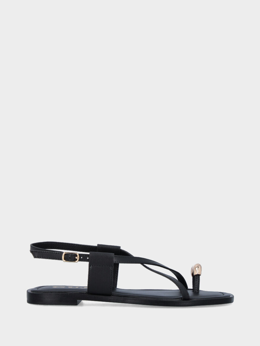 Infradito in nappa nera con accessorio metallico e listini incrociati