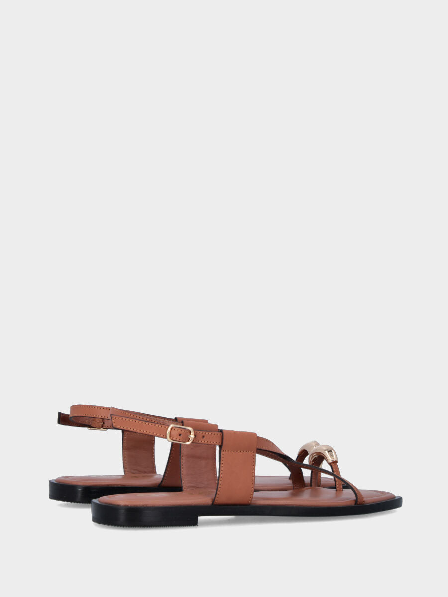 Sandalo monoblocco in vitello rosso con fascia ripiegata