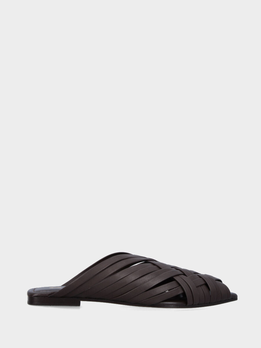 Sandalo monoblocco in vitello rosso con fascia ripiegata
