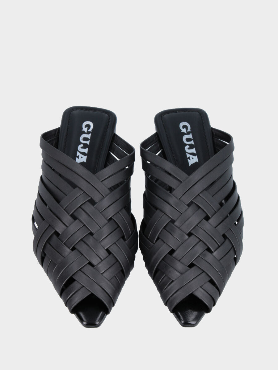 Ciabattina in nappa nera con fascette incrociate e punta sfilata