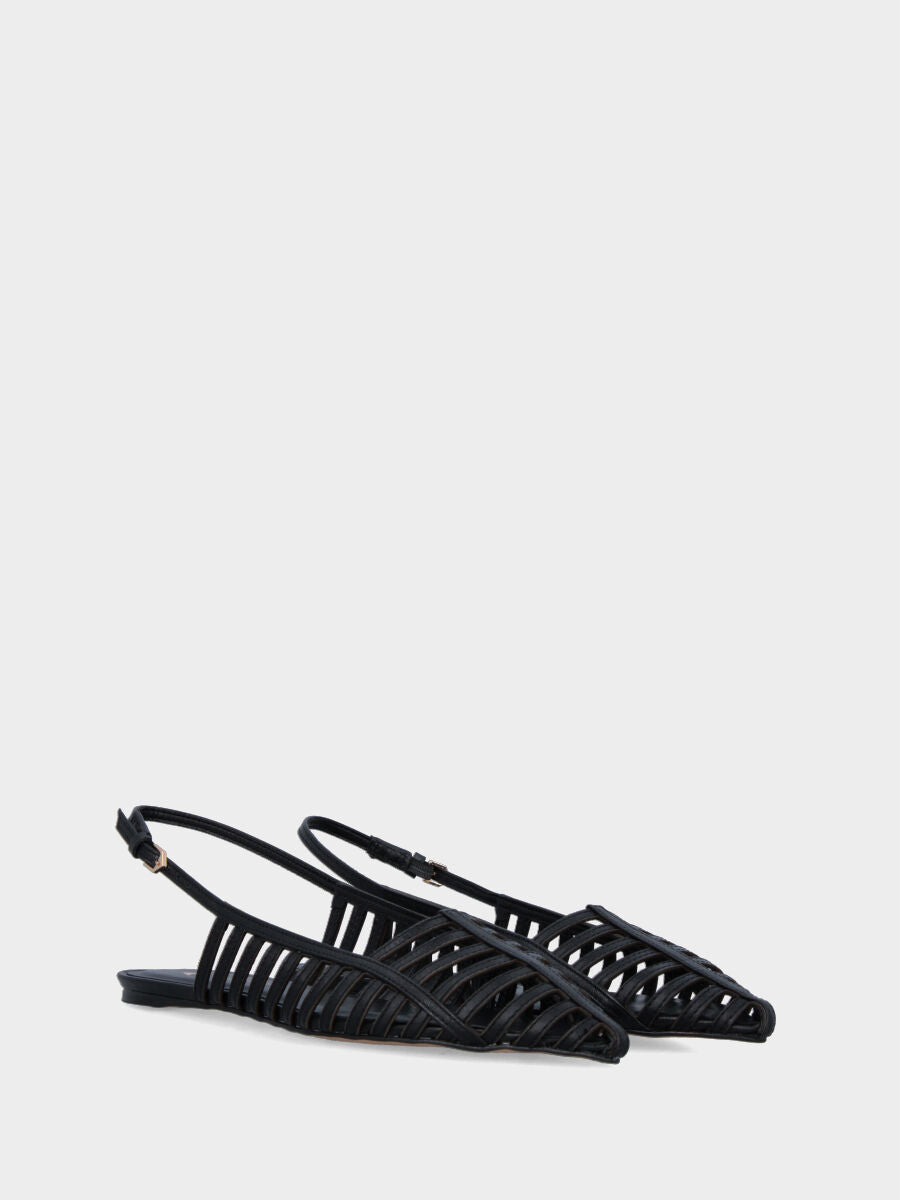 Flache Slingback aus schwarzem Nappaleder mit parallelen Riemchen und spitzer Spitze