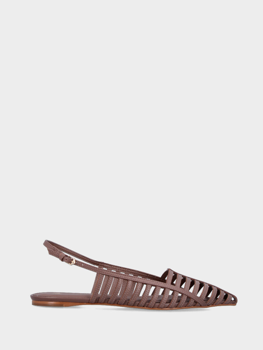 Flache Slingback aus Nappaleder in Mokka mit parallelen Riemchen und spitz zulaufender Spitze