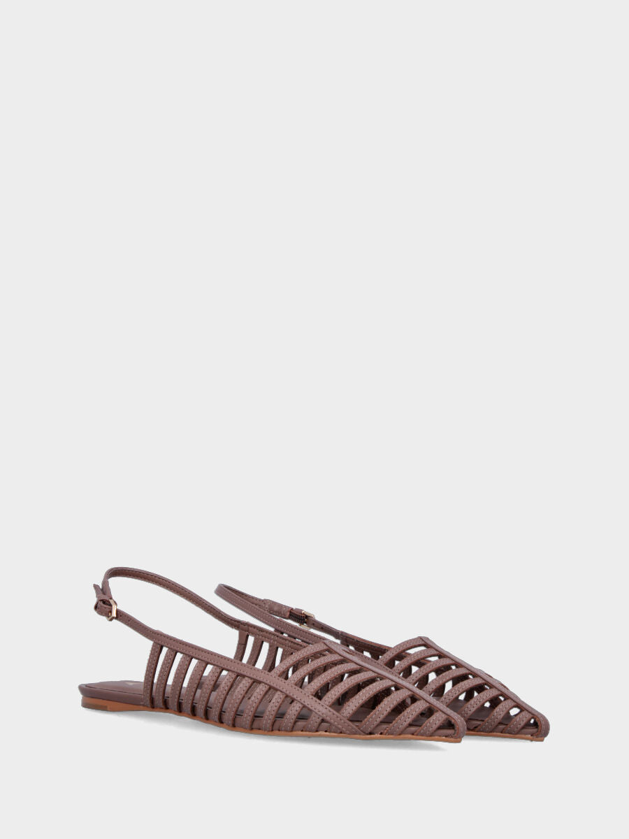 Flache Slingback aus Nappaleder in Mokka mit parallelen Riemchen und spitz zulaufender Spitze