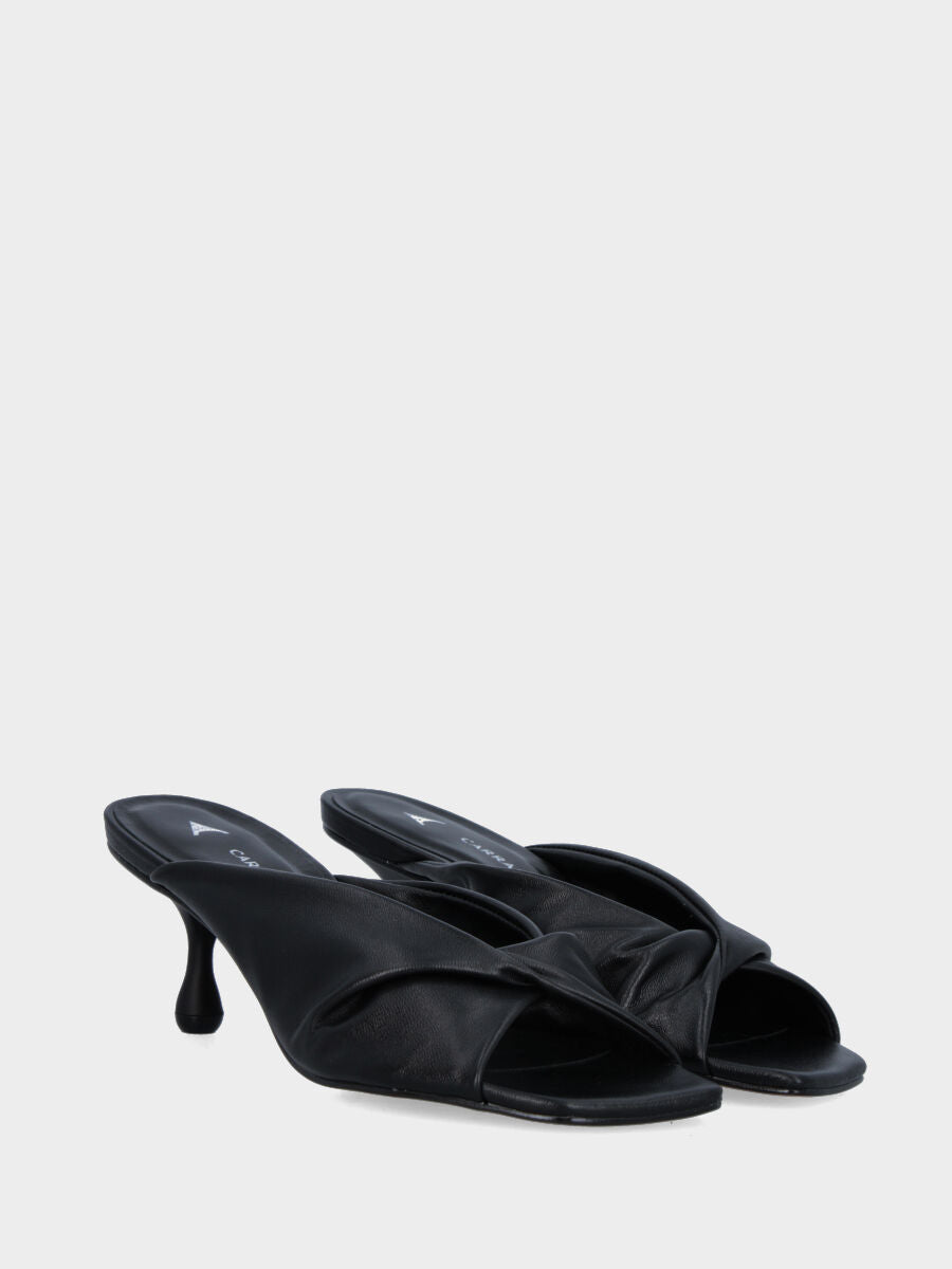 Ciabattina in nappa nera con fascia rivoltata e tacco a goccia