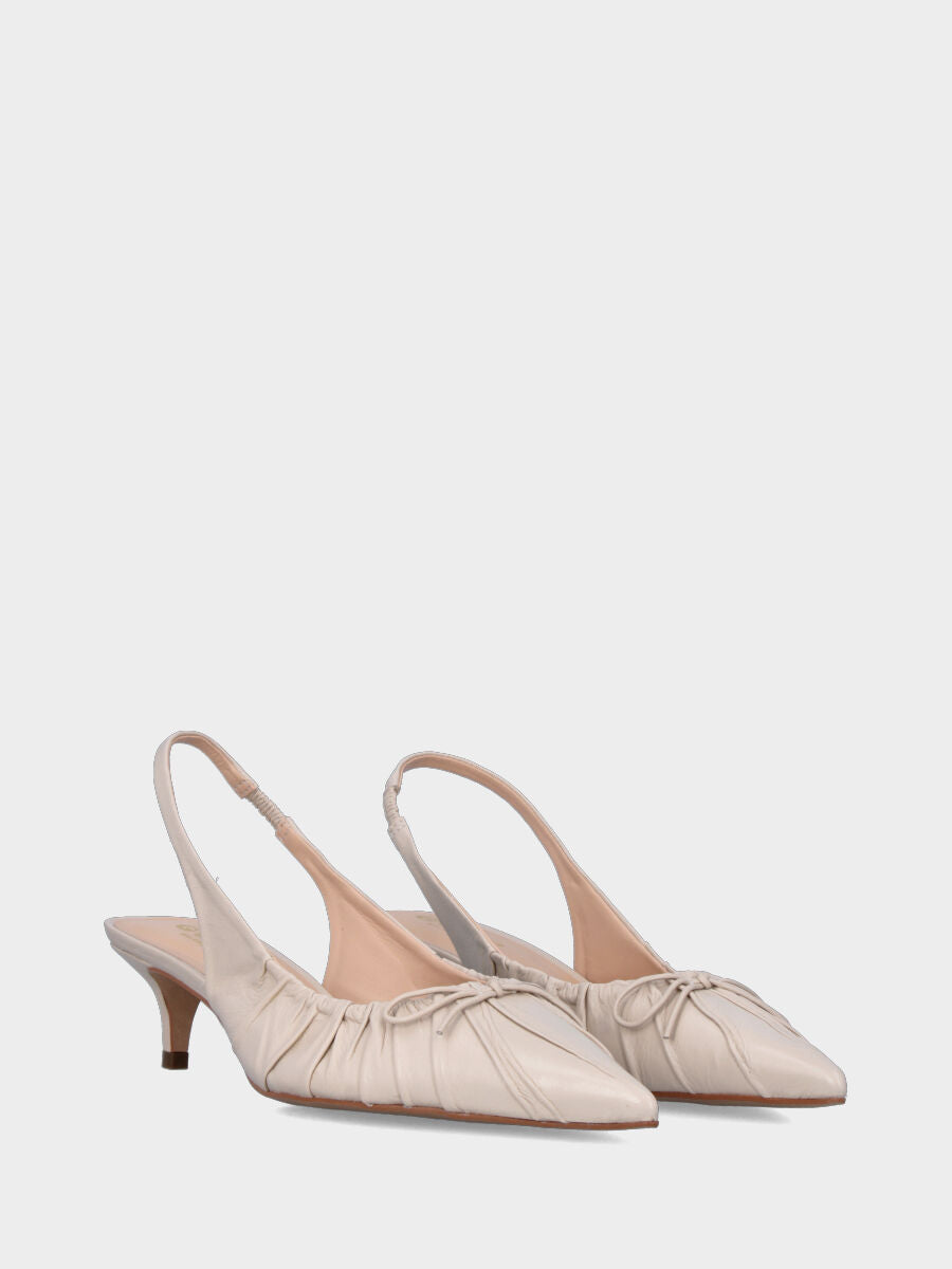 Slingback in vitello bianco latte con fiocchetto e tacco a calice