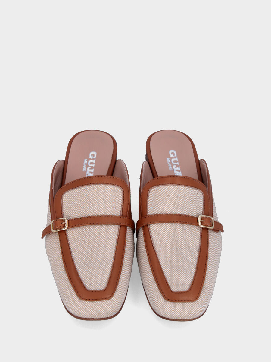 Sabot bicolore in tessuto beige con profili in pelle color cuoio