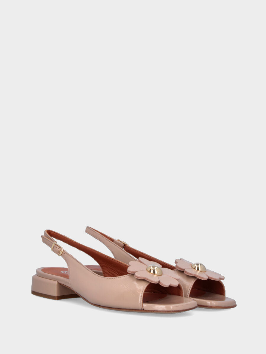 Sandalo slingback in verlux beige con fiore sullo scollo