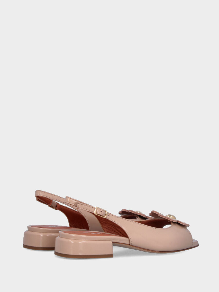 Sandalo slingback in verlux beige con fiore sullo scollo