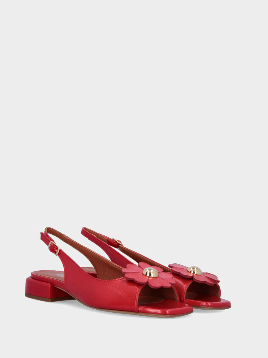 Sandalo slingback in verlux rosso con fiore sullo scollo