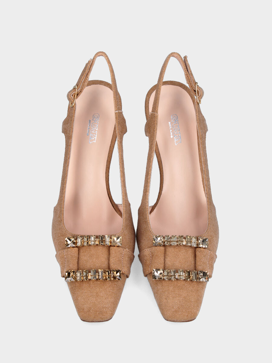 Slingback in cotone beige con punta quadrata stretta e accessorio gioiello