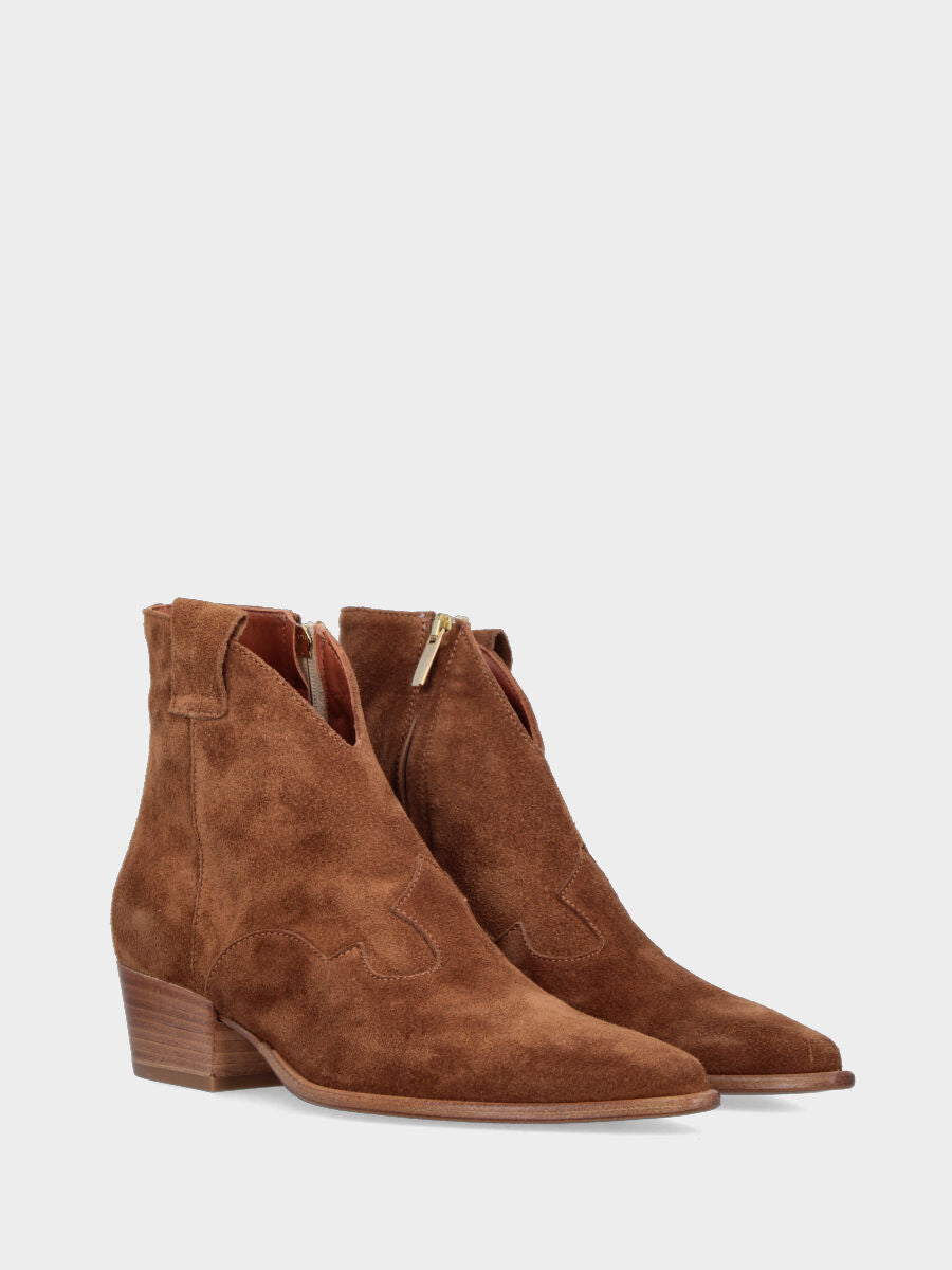 Camperos a tronchetto in velour color cuoio con cerniera laterale