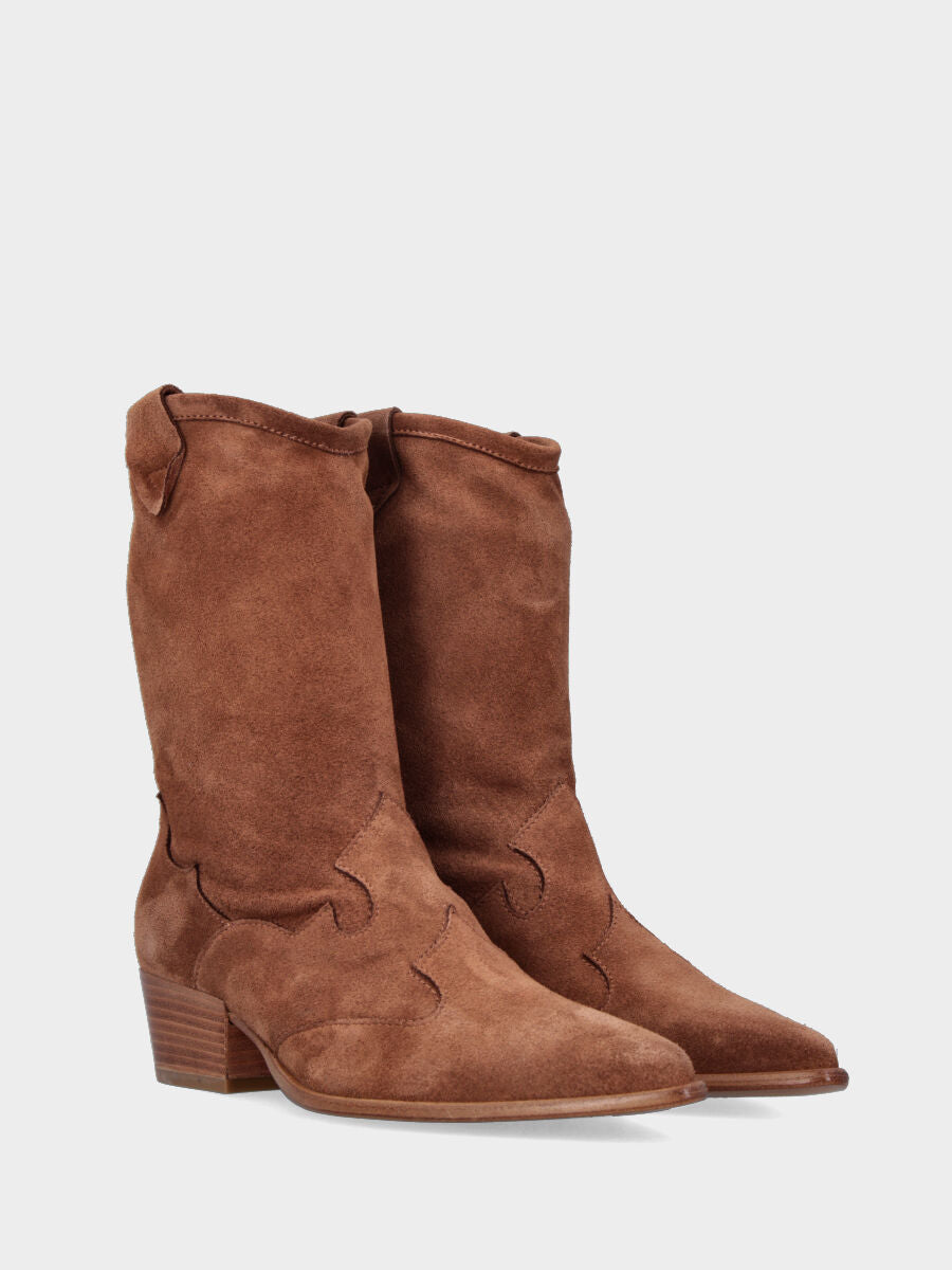 Camperos a stivaletto in velour color cuoio e punta sfilata