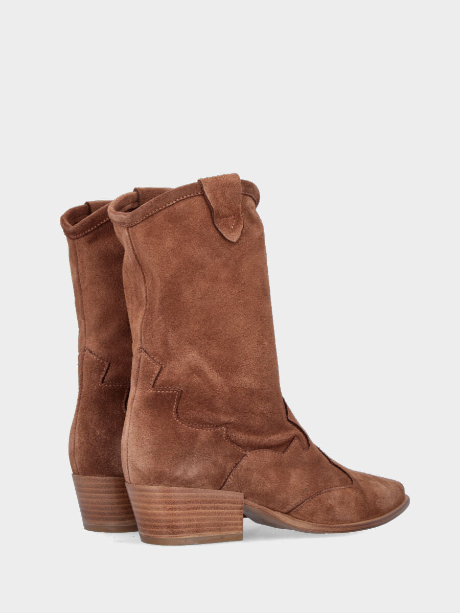 Camperos a stivaletto in velour color cuoio e punta sfilata