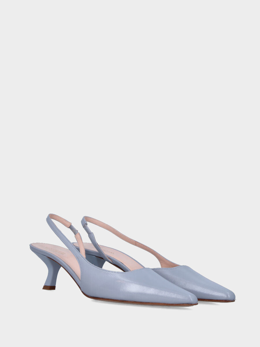 Slingback in verlux celeste con cinturino asimmetrico