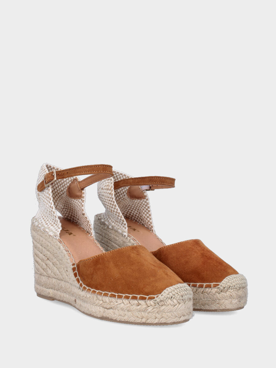 Campesina in camoscio color cuoio con zeppa e platform