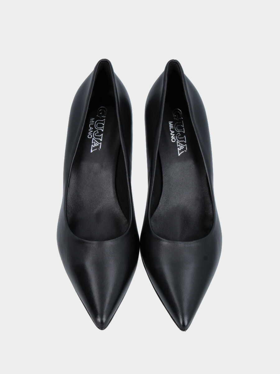 Décolleté in nappa nera con tomaia cucita e risvoltata