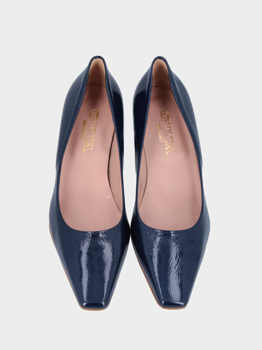 Décolleté in vernice blu con punta quadrata e tacco a calice