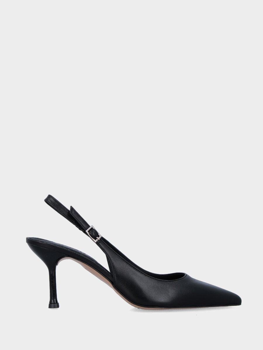 Slingback in nappa nera con tacco a calice e punta sfilata