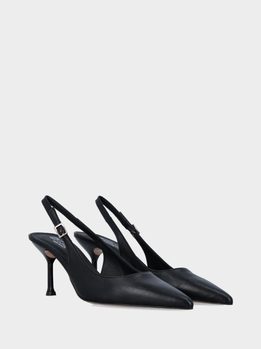 Slingback in nappa nera con tacco a calice e punta sfilata
