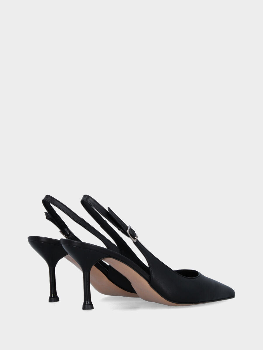 Slingback in nappa nera con tacco a calice e punta sfilata