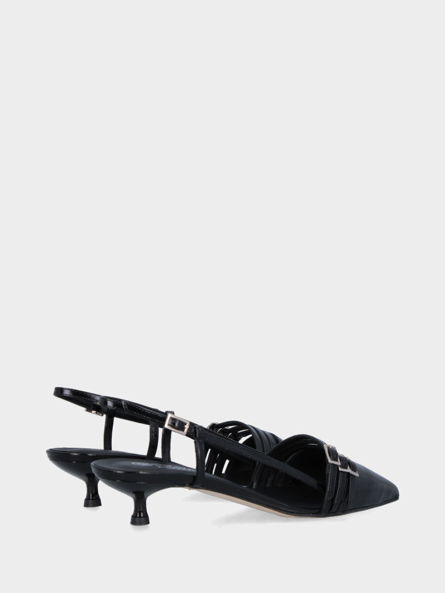 Slingback in verlux nero con tre cinturini e tacco a calice