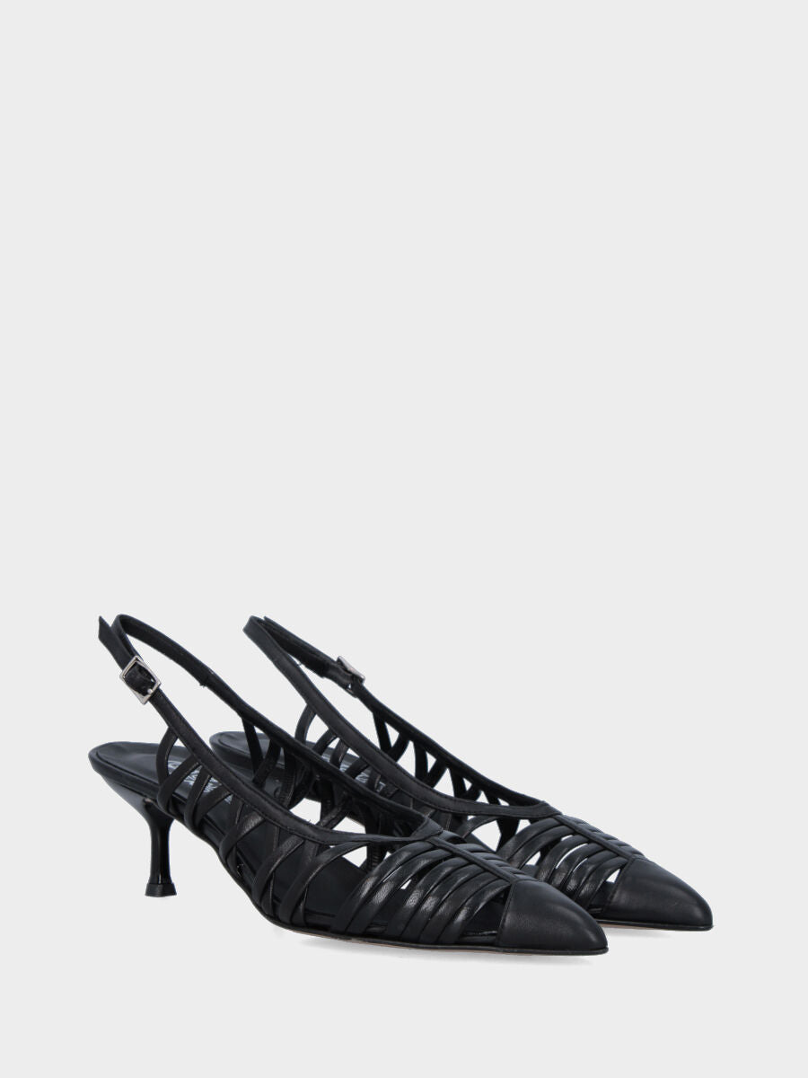 Slingback in nappa nera con cinturini intrecciati e tacco a calice