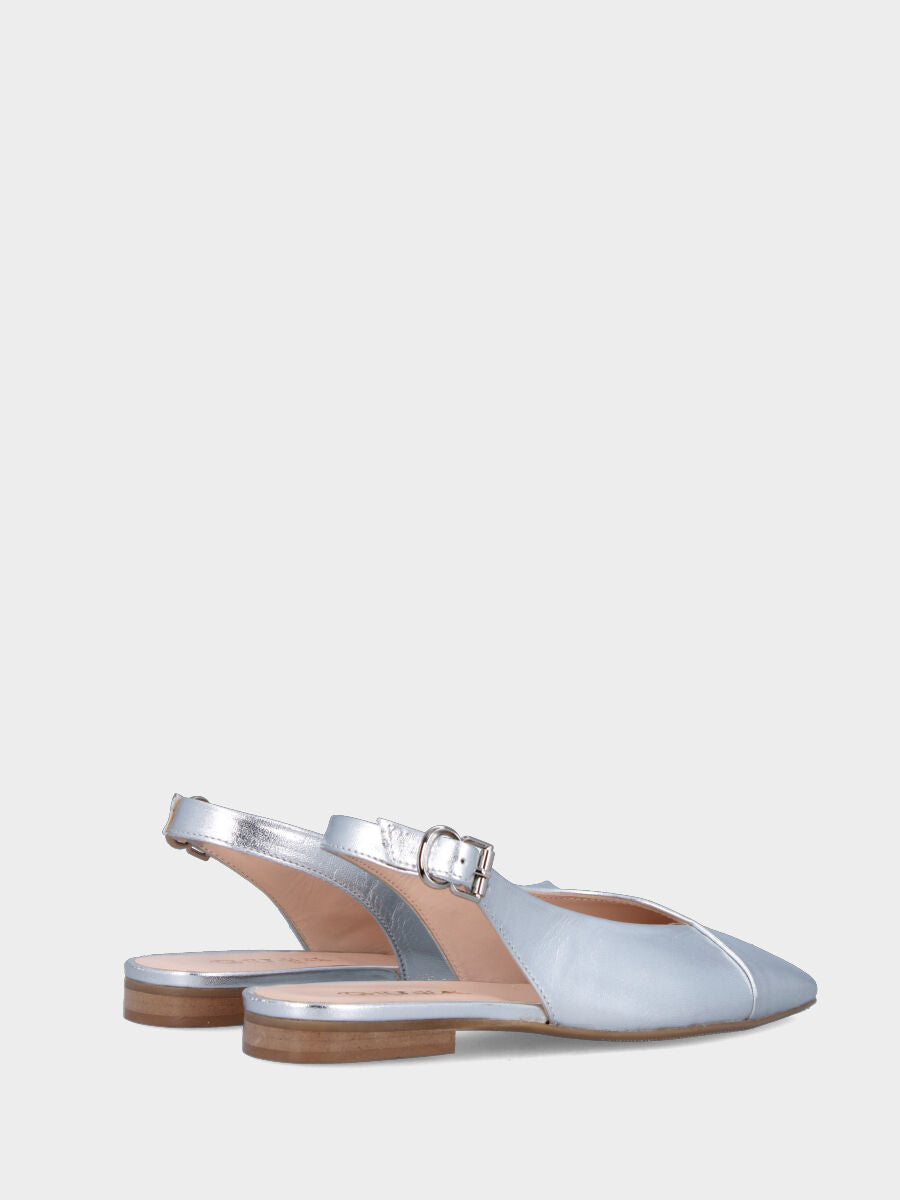 Slingback in laminato argento con tomaia a ventaglio