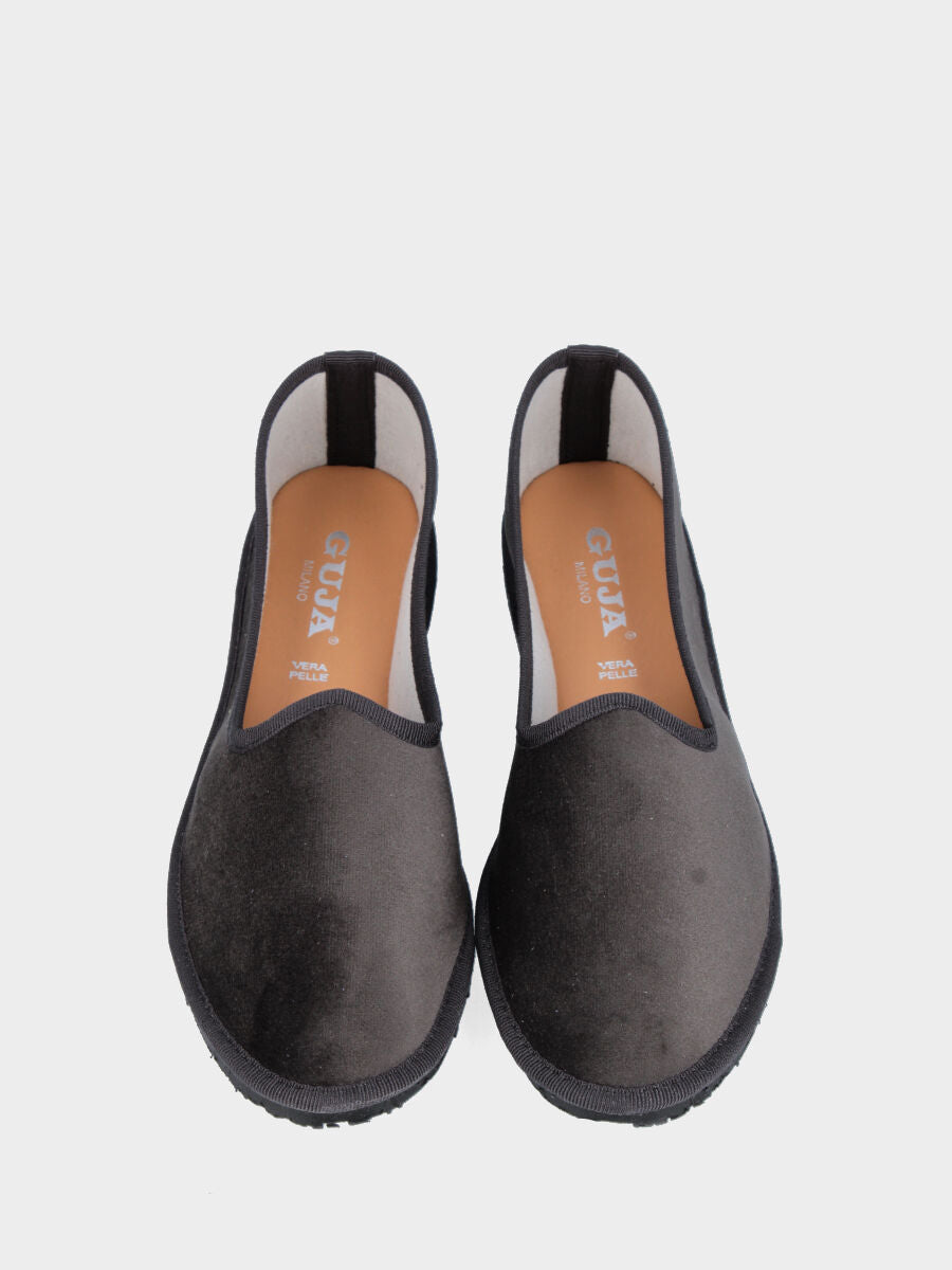 Friulana in velluto liscio nero con punta tonda