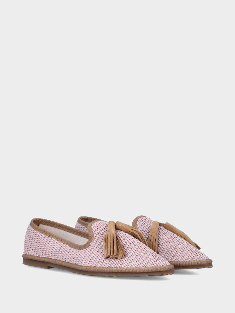 Pantofolina in rafia beige con nappine e punta sfilata