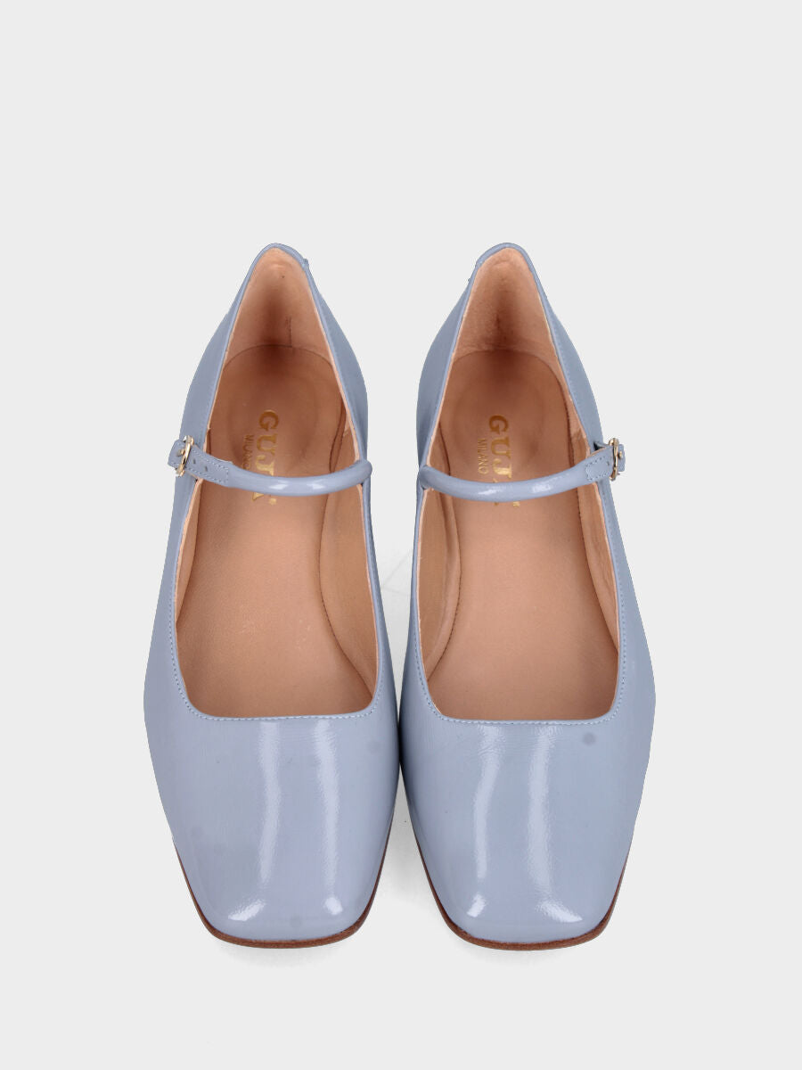Mary Jane in verlux celeste con cinturino e punta quadrata