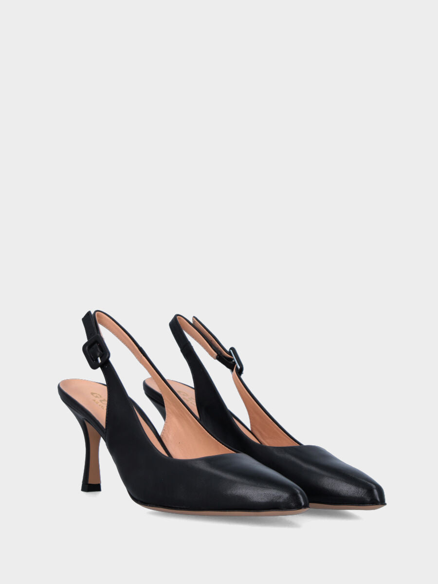 Slingback in nappa nera con tomaia cucita e rivoltata