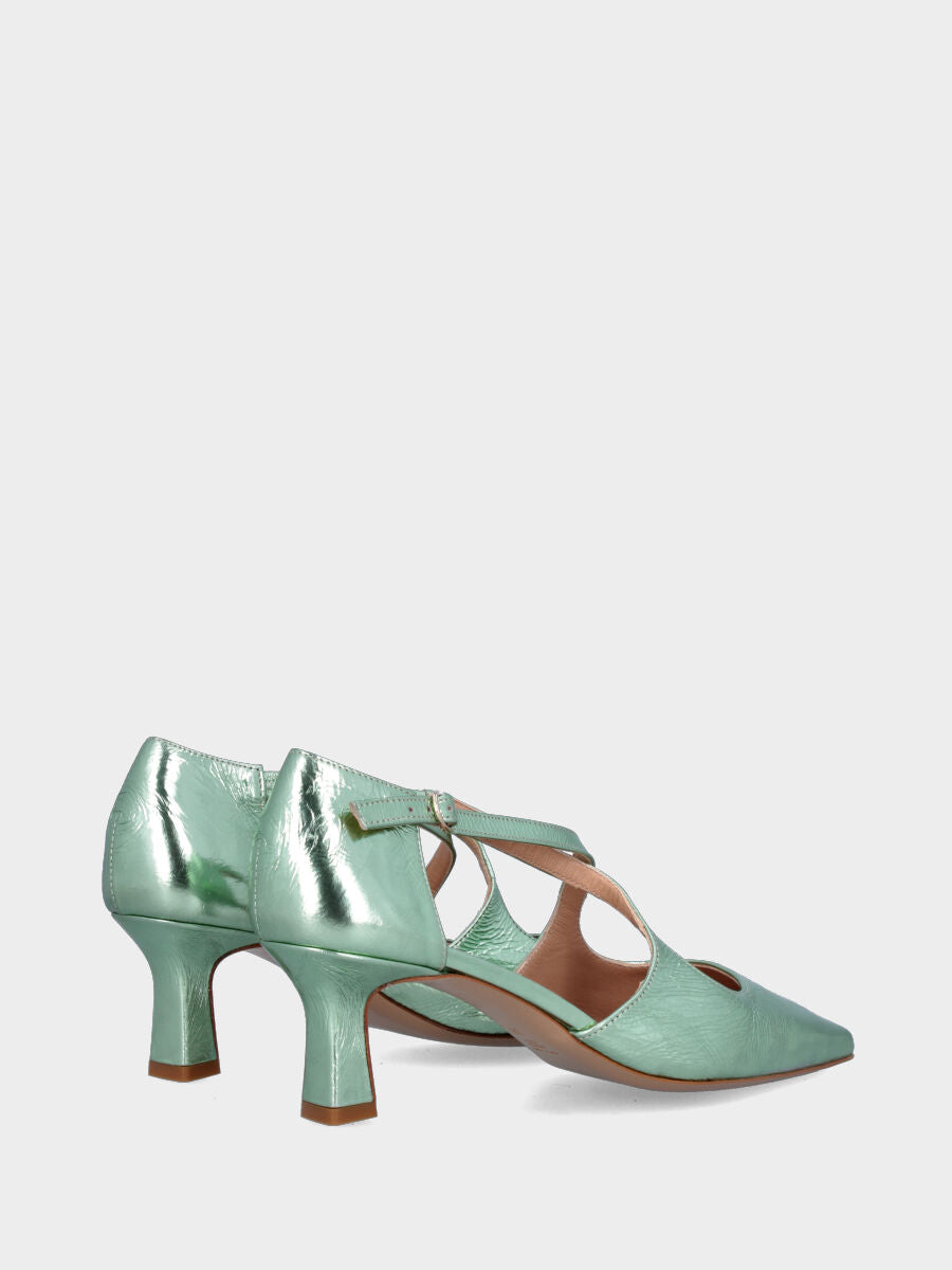 Slingback in laminato verde con cinturini incrociati e tacco calice