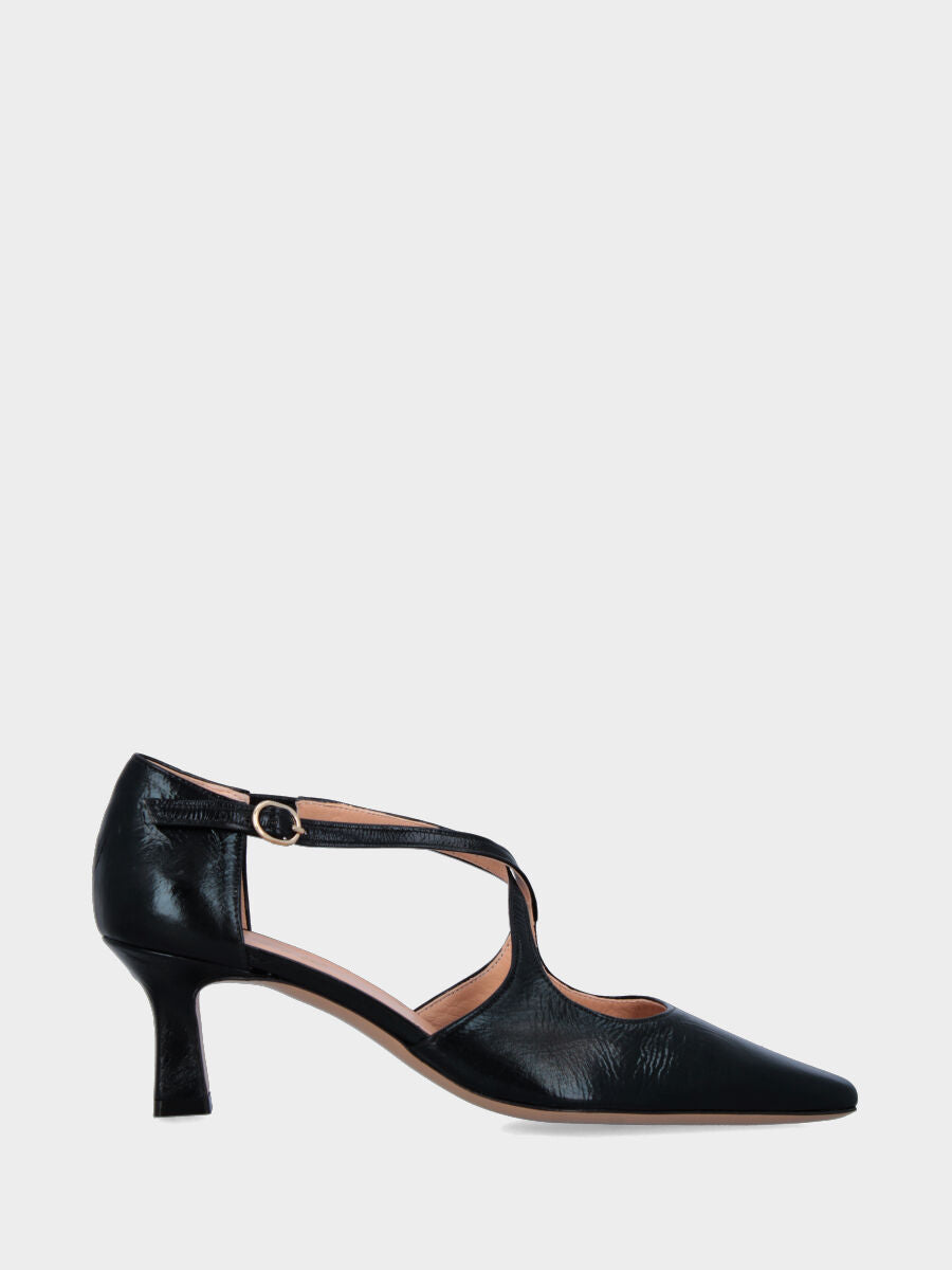 Slingback in verlux nero con cinturini incrociati e punta quadratina