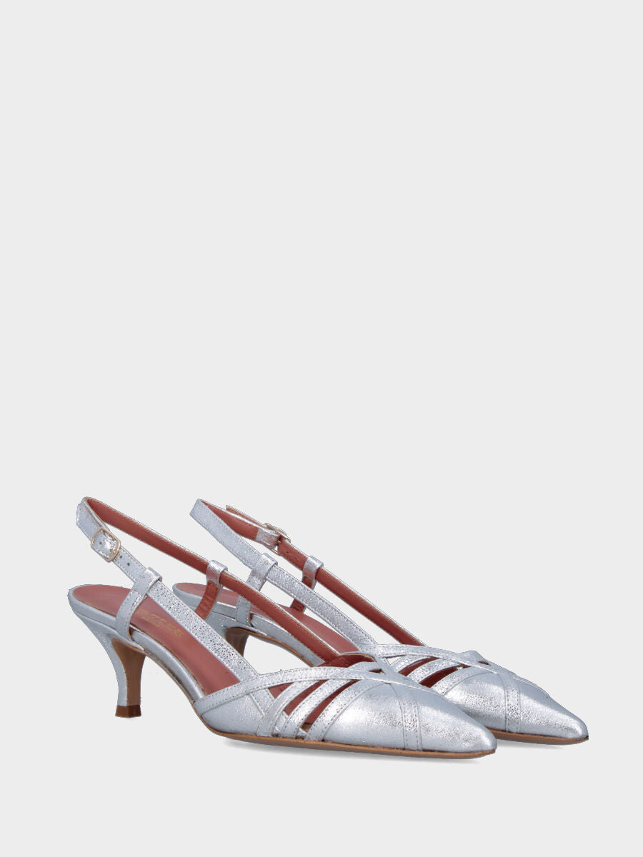 Slingback in laminato argento con listini incrociati e tacco a calice
