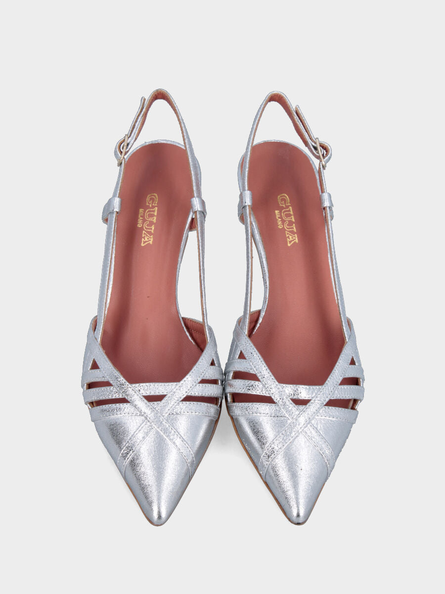 Slingback in laminato argento con listini incrociati e tacco a calice