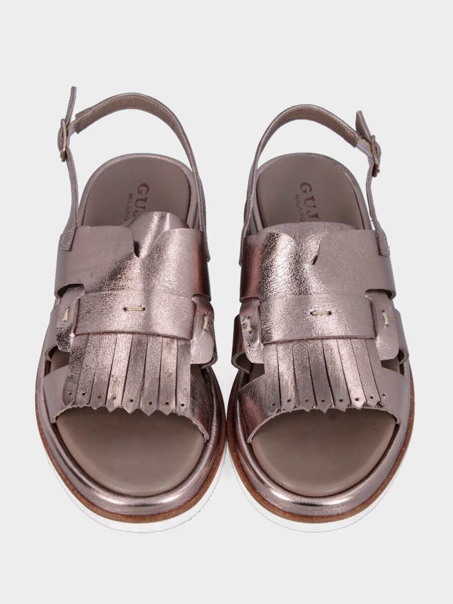 Sandalo in laminato bronzo con platform e frange