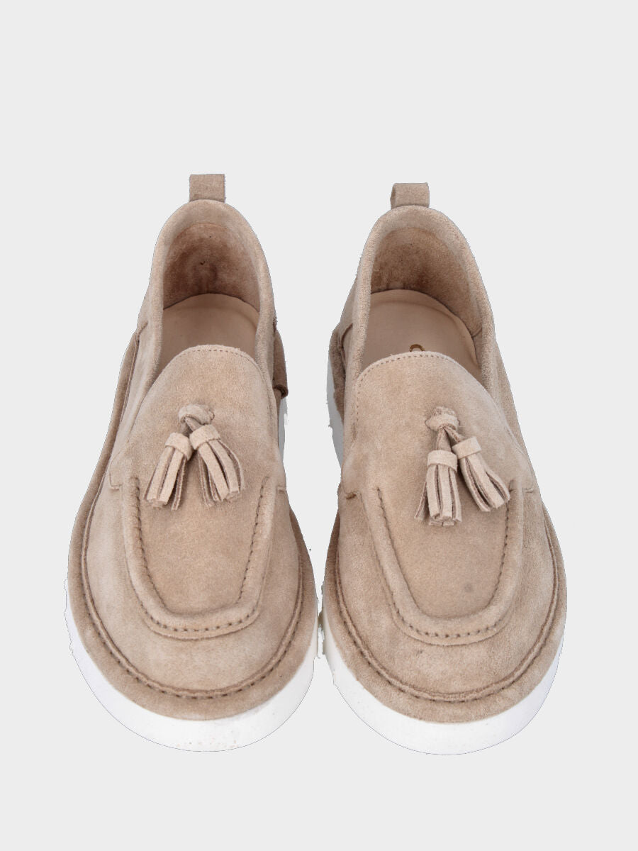 Mocassino in velour beige con nappine e suola extralight