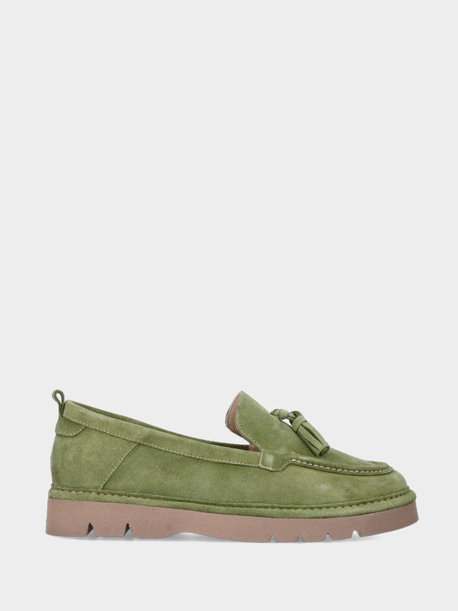 Mocassino in velour verde con nappine e suola extralight