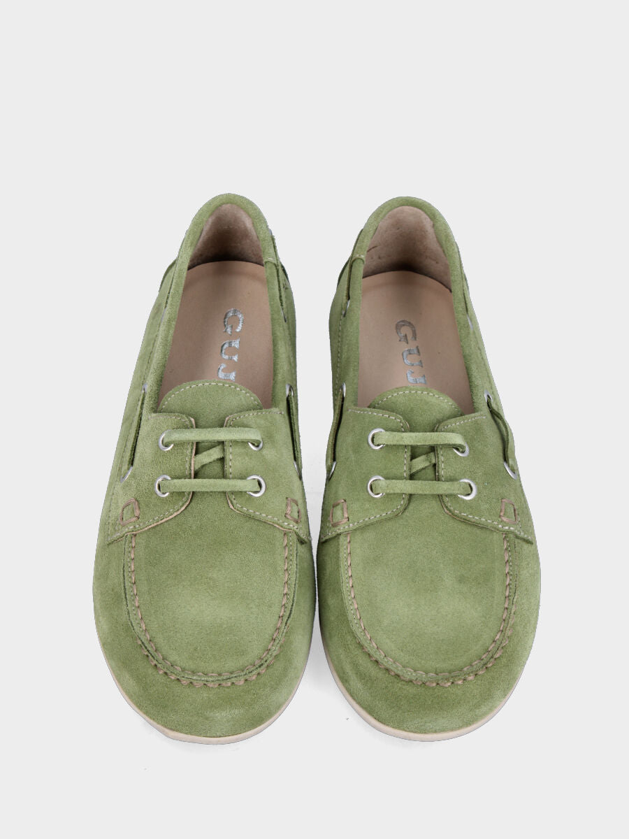 Stringata flat in velour verde con lacci in pelle tono su tono