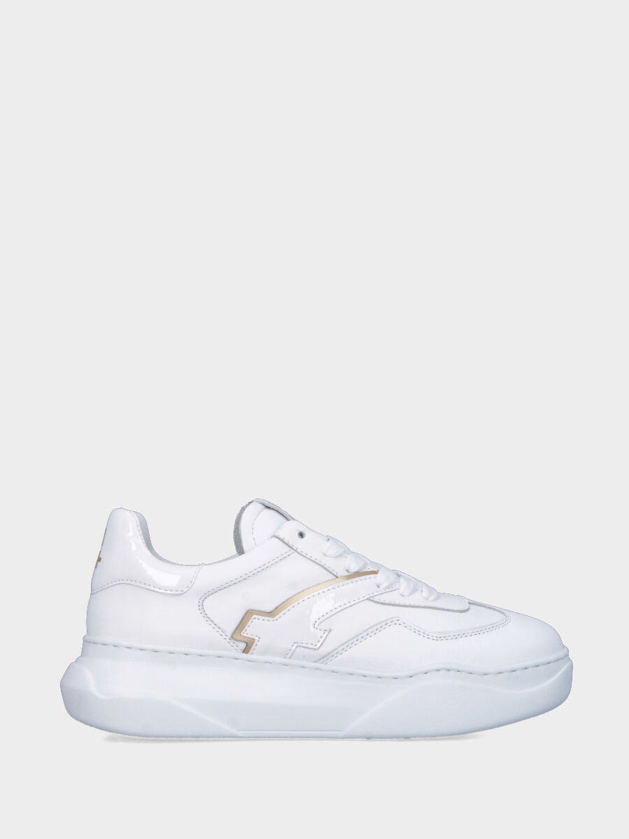 Sneaker in vitello bianco con toppone in naplak e suola alta