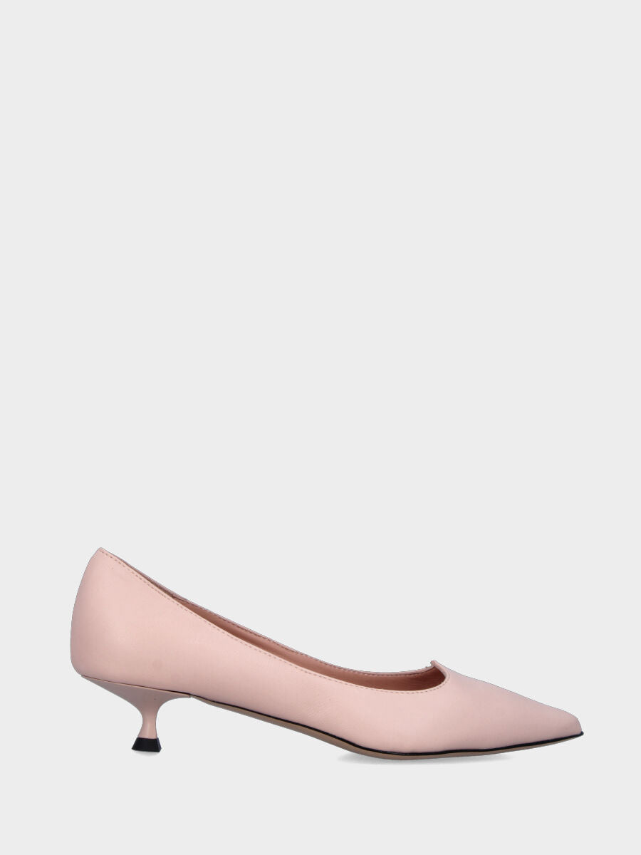 Pumps in powder pink nappa leather with wave neckline