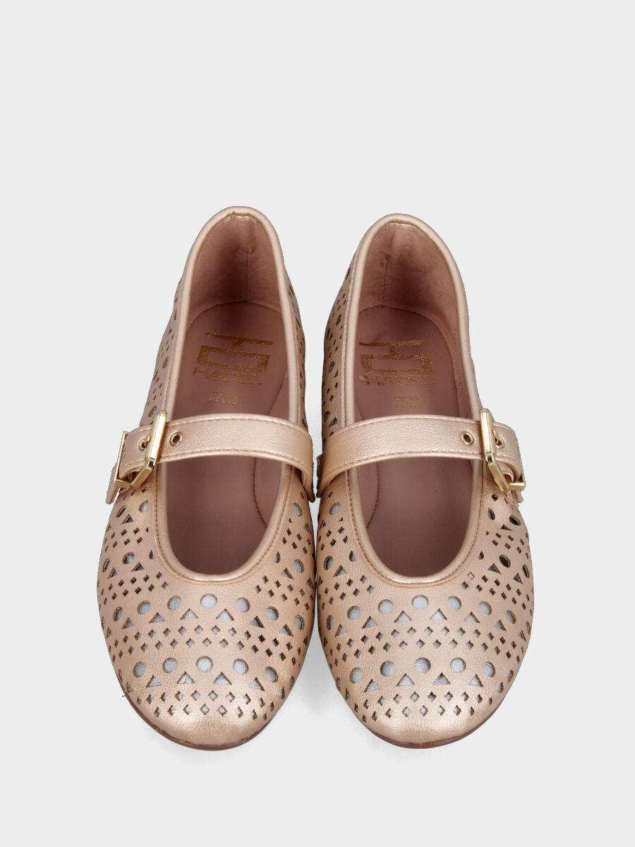 Ballerina Mary Jane in laminato platino con fori e lavorazione a sacchetto