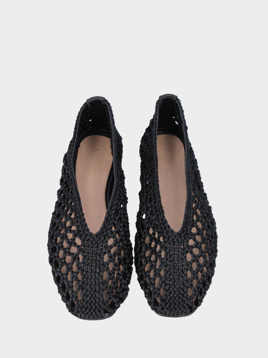 Ballerine en raphia noir tressé avec bout carré