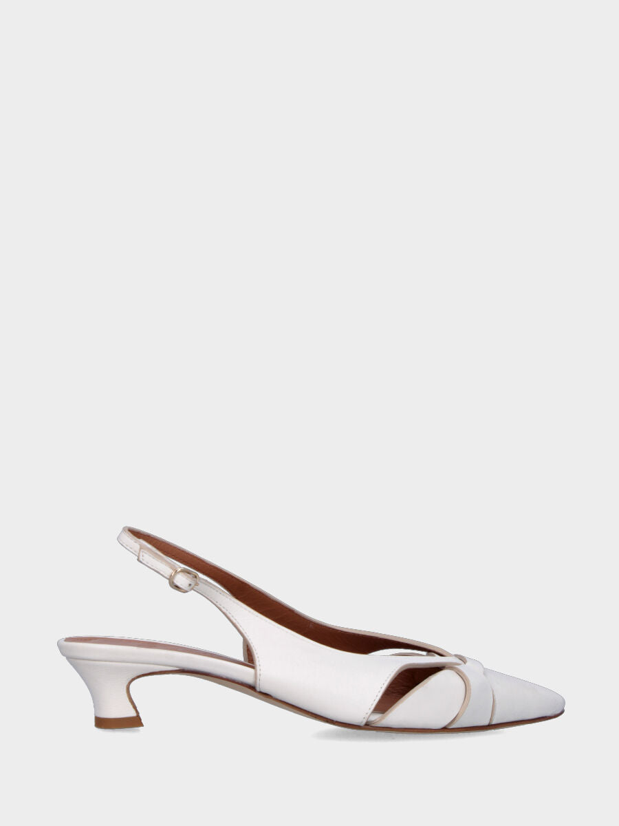 Slingback in nappa bianco latte con fascette incrociate e tacco a coda