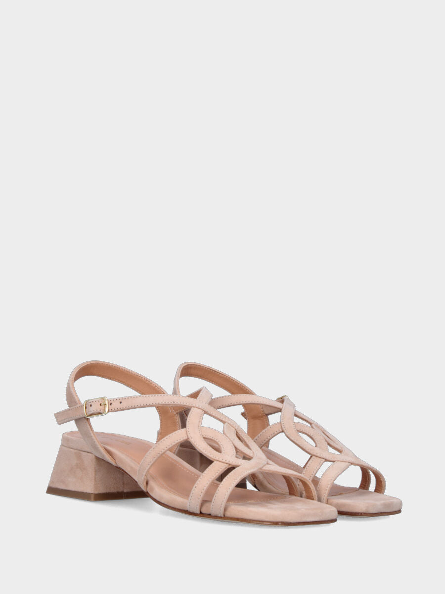 Sandalo in camoscio beige con listini a otto e tacco a blocco